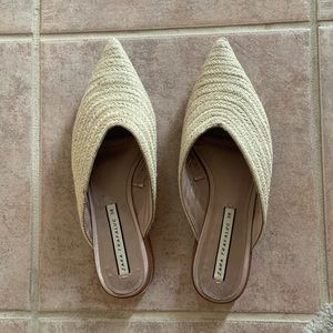 🪴Zara braided woven straw mule flats🪴